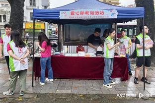 彻底变了！巴雷特半场10中7高效拿下16分5板&次节独得14分